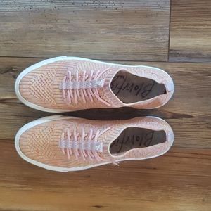 Blowfish woven slip on sneakers Size 9